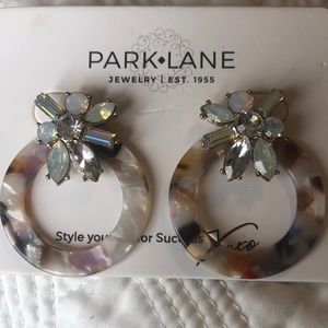 Parklane resin earrings new